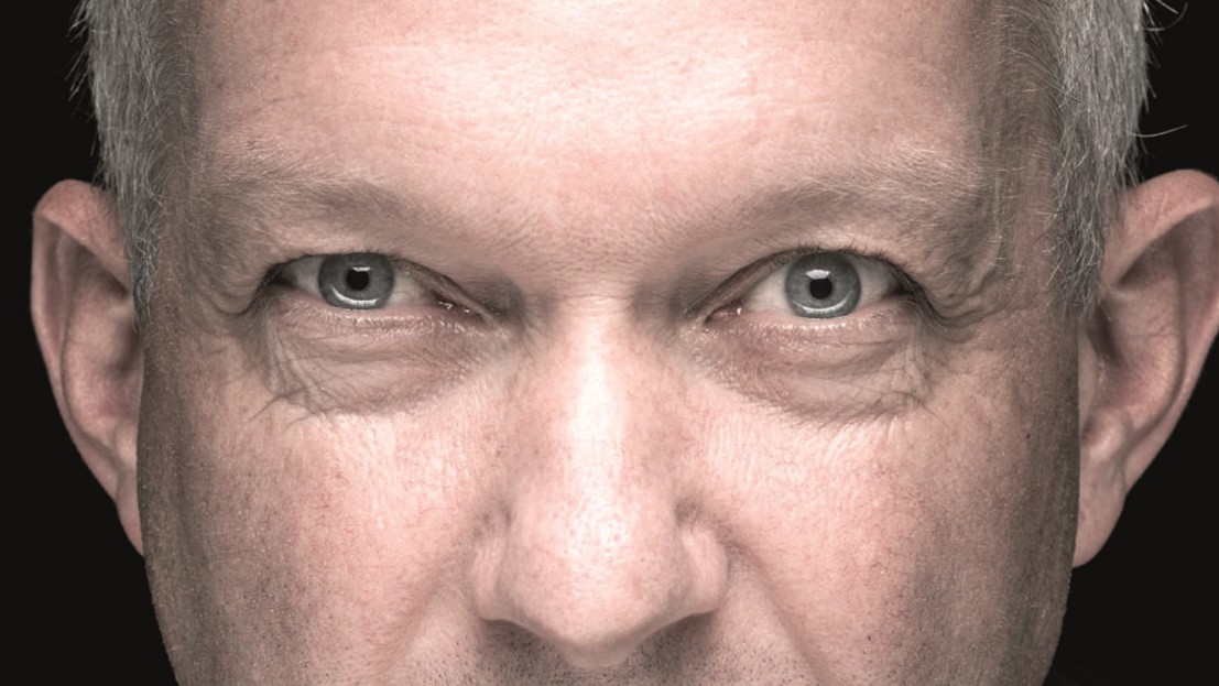 Simon Enzler schaut genau hin und sagt dann, was andere nur denken.