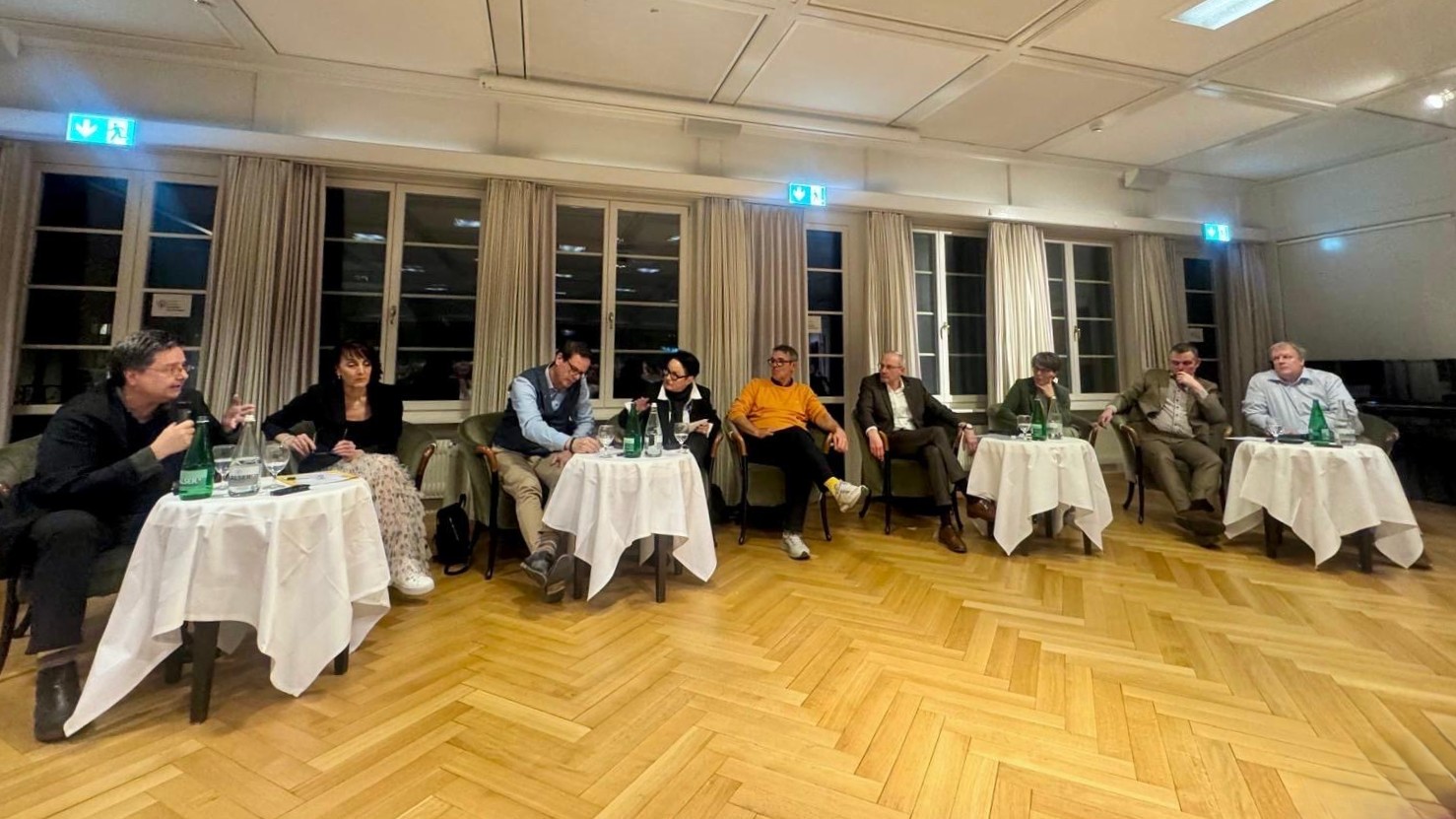 Acht von neun Kandidierenden waren anwesend. Sitze gibt es nur sieben.
