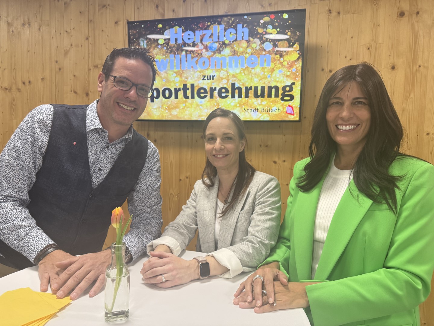 Sportminister Daniel Ammann, Carmen Rechsteiner (Leiterin Sportamt) und Moderatorin Janine Geigele.