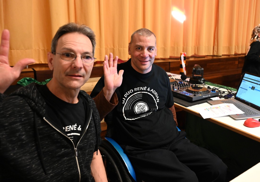 Kinderhits in Dauerschleife: DJ René & Adrian sorgten für Stimmung pur.