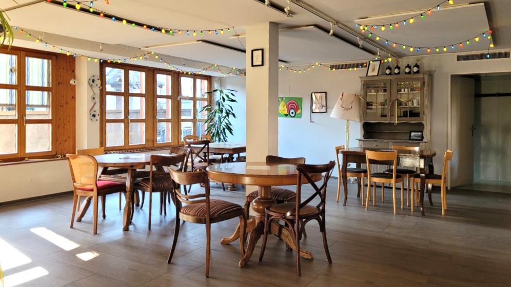 Bitte Platz nehmen. Der Rest ergibt sich von selbst.