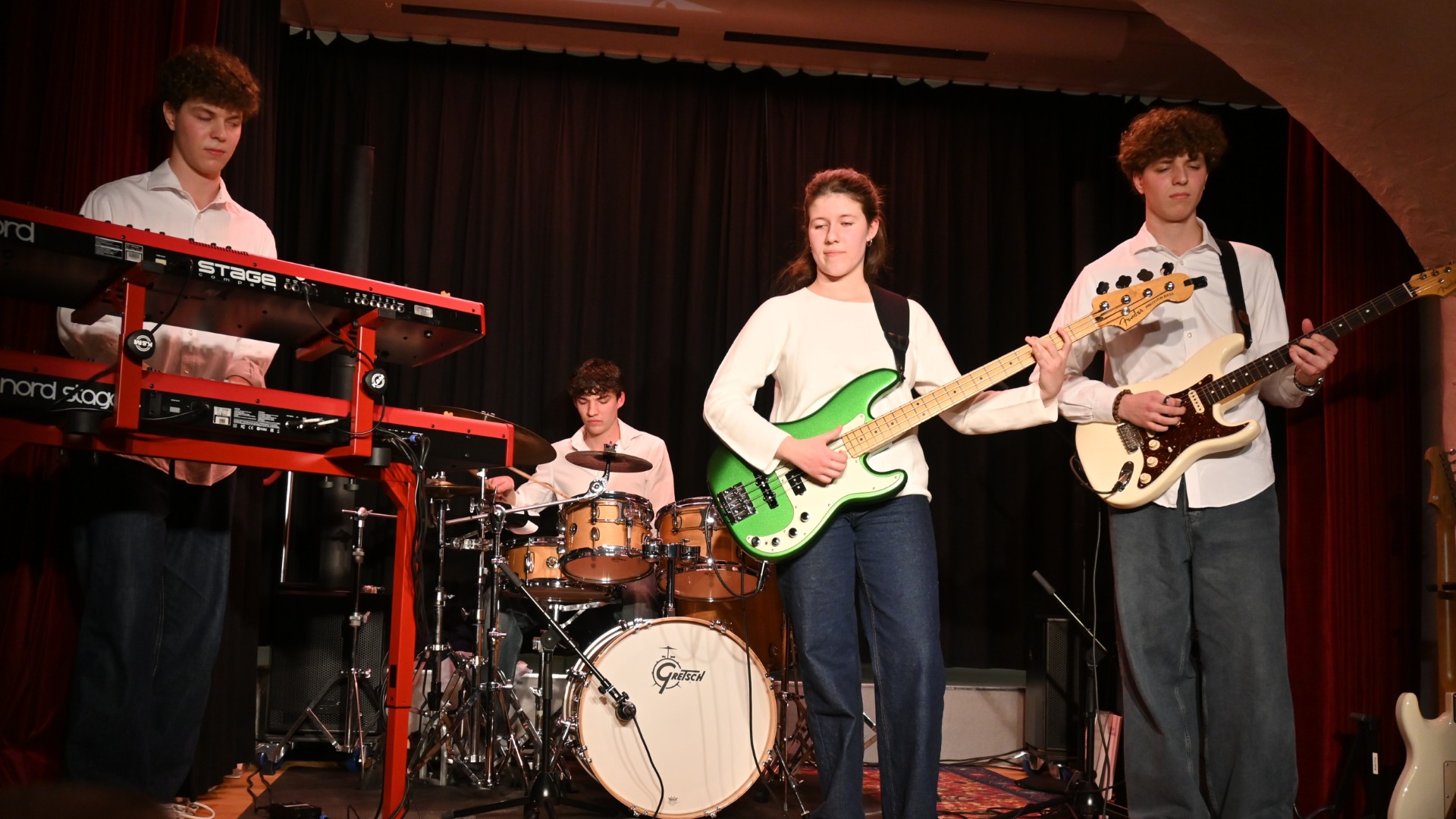 Die Band von Links: Pianist Leandro Erné, Schlagzeuger Mauro Forster, Bassistin Larissa Wintsch und Gitarrist Mattia Erné.