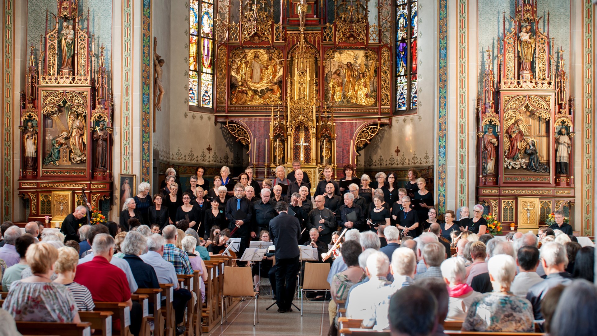 Der Chor der Dreifaltigkeitskirche Bülach während eines Konzerts im Jahr 2022