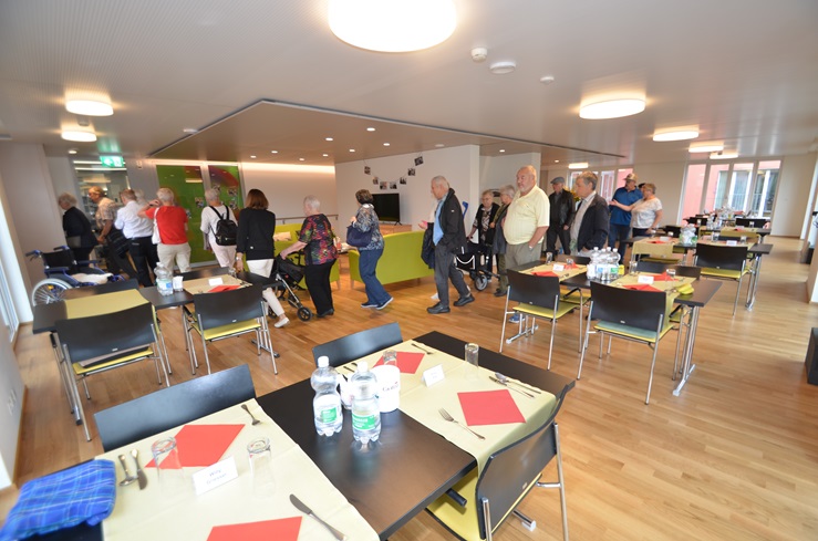 Die Aufenthaltsräume in den Etagen sind gross und schön eingerichtet. (ani)