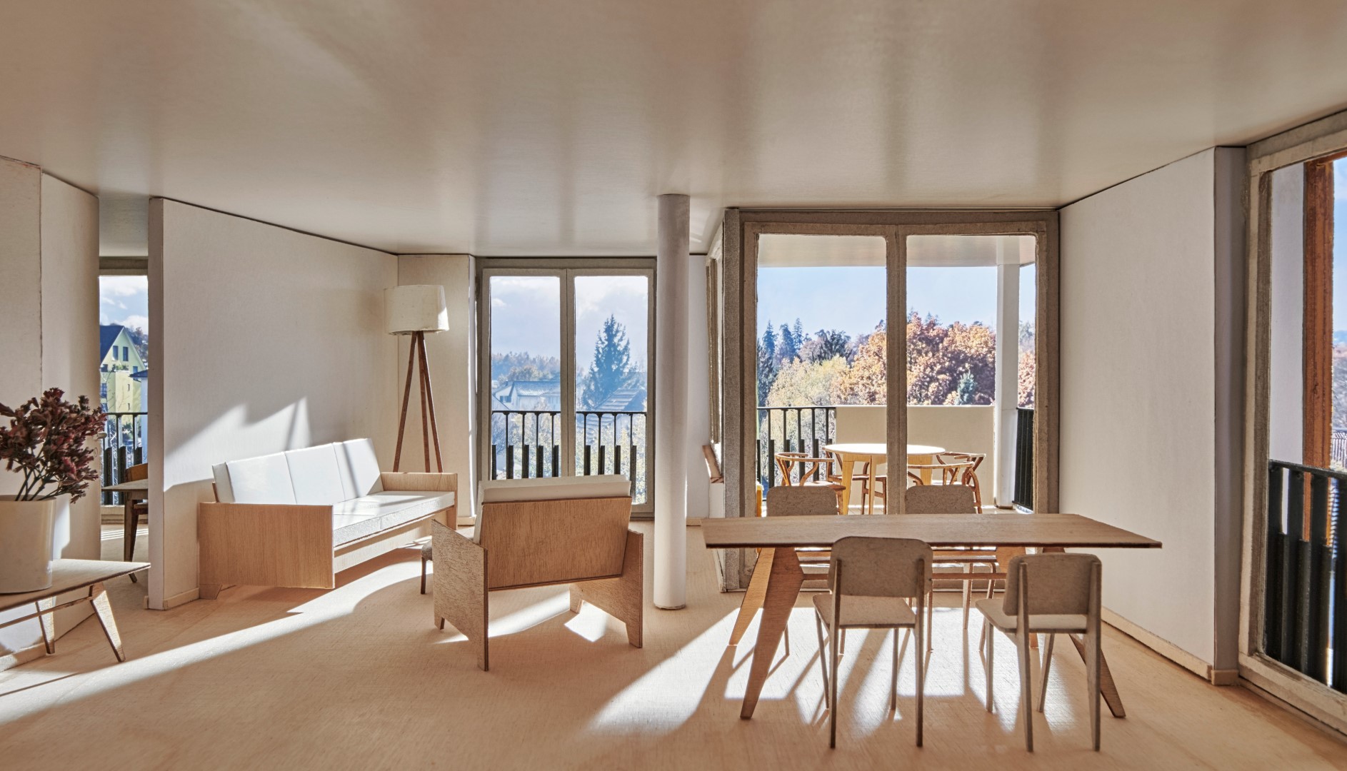 Auffällig die grosszügigen Wohnungen mit viel Tageslicht.