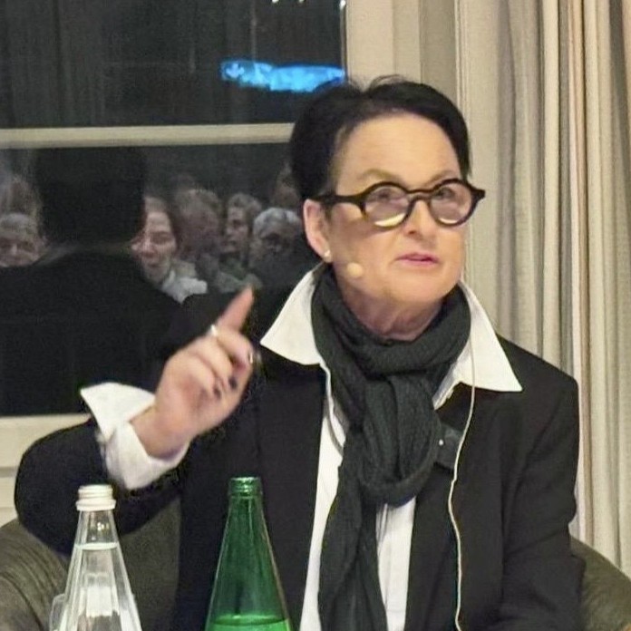 Moderatorin Lucia Eppmann führt souverän durch den Abend.