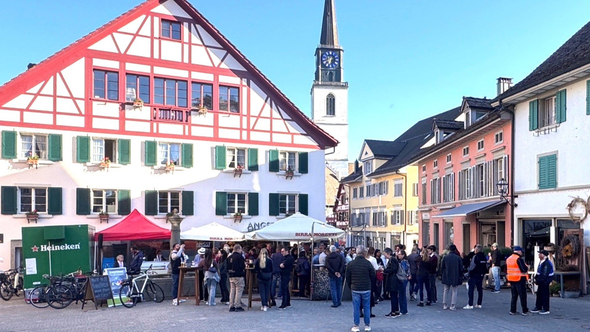 Gut besucht: Der Gründungsabend des Vereins «Sommer Nacht» in der Altstadt.