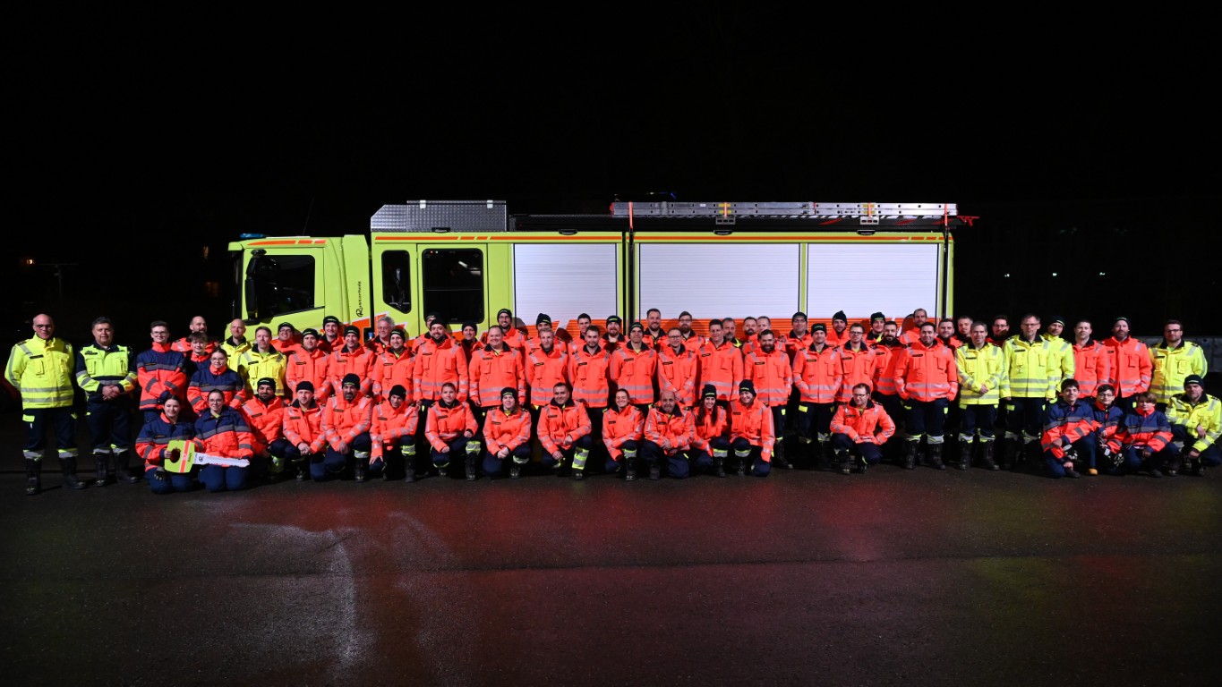 Ein starkes Team für starke Einsätze mit dem neuen Gross-Löschfahrzeug im Rücken.