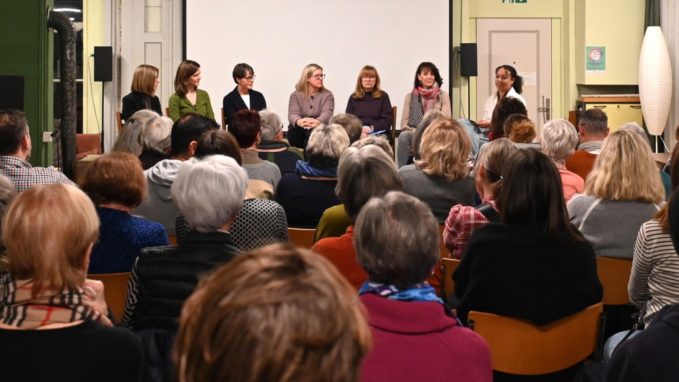 Engagiert, offen und mitten aus dem Alltag: Frauen diskutieren am Frauenstammtisch zur Wahl 2026.