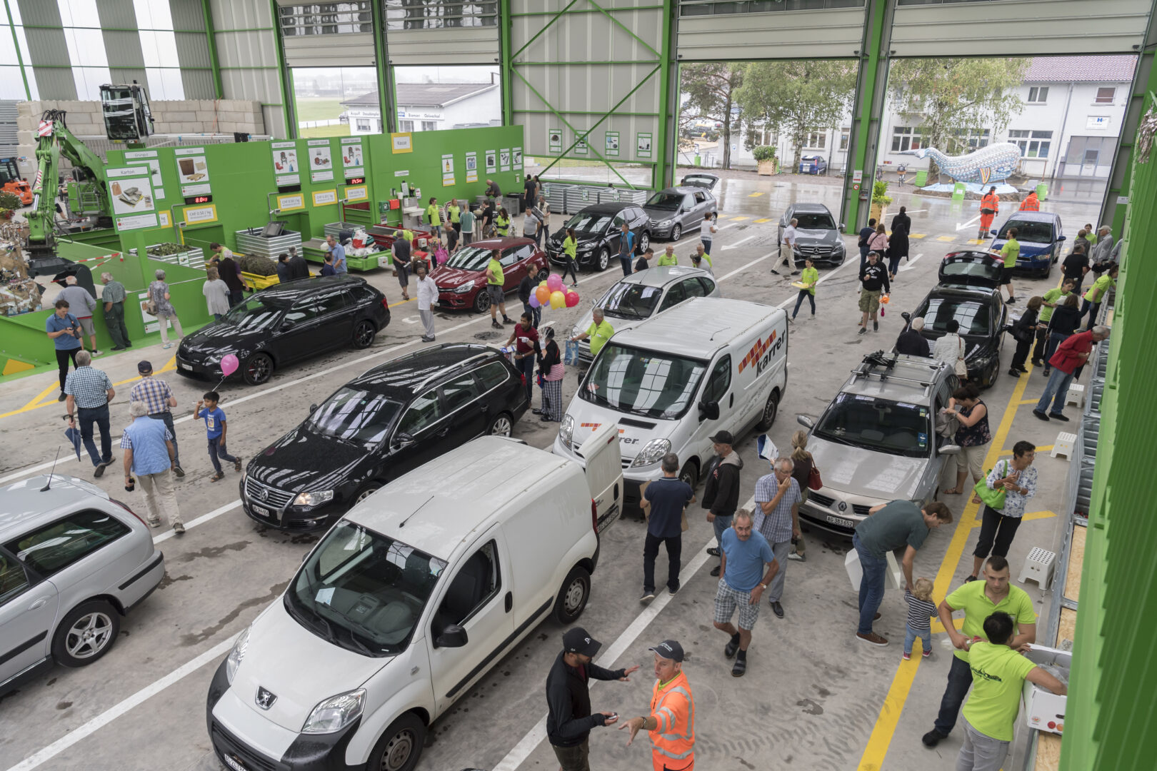 So sieht das Konzept in der Praxis aus: Der Standort Spreitenbach zeigt, wie das Recycling-Center mit direkter Zufahrt und kurzen Wegen funktioniert. Eröffnung war im 2019. (zvg)